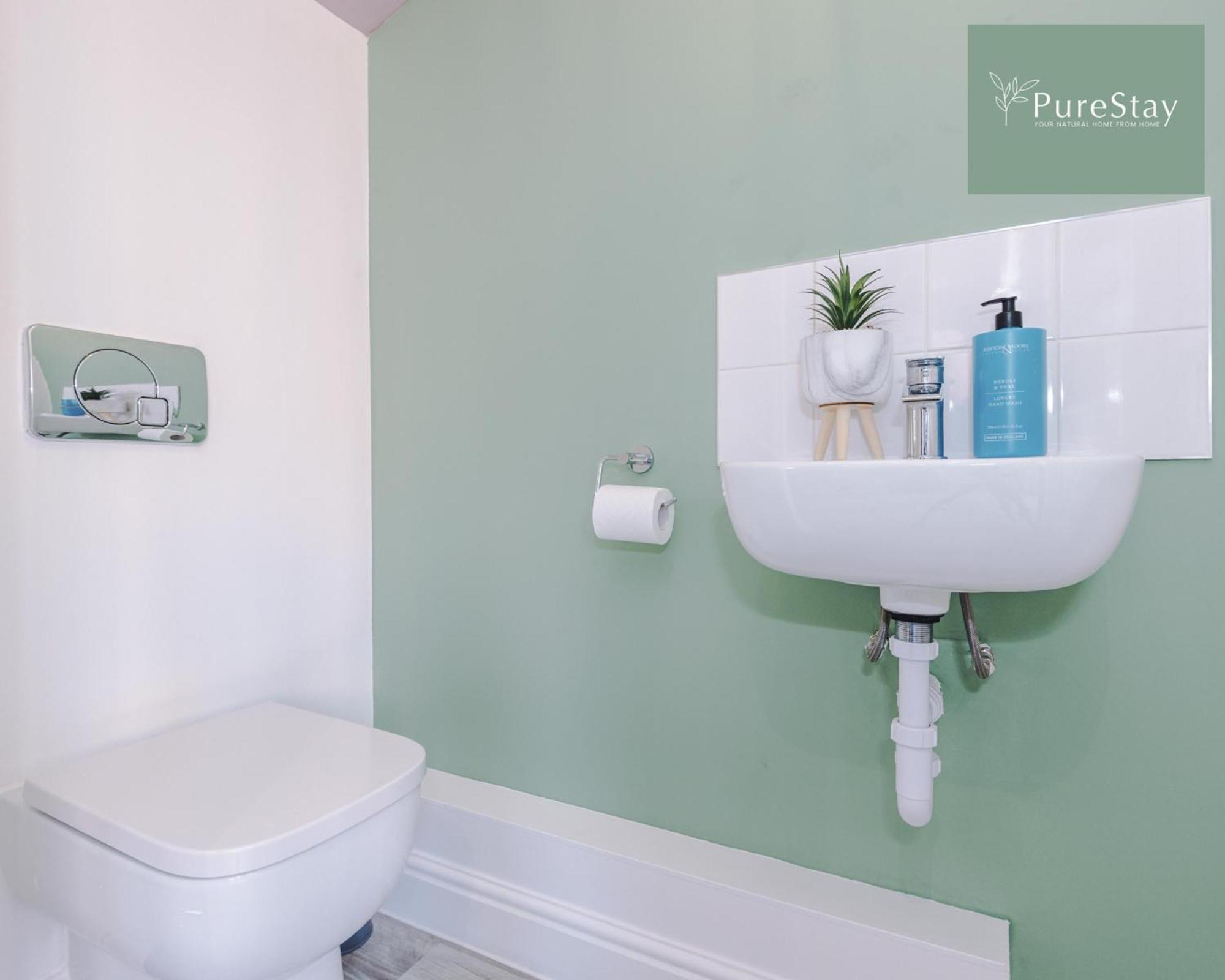 Stunning Five Bedroom Manchester House With Free Parking By Purestay Short Lets & Serviced Accommodation Eksteriør bilde