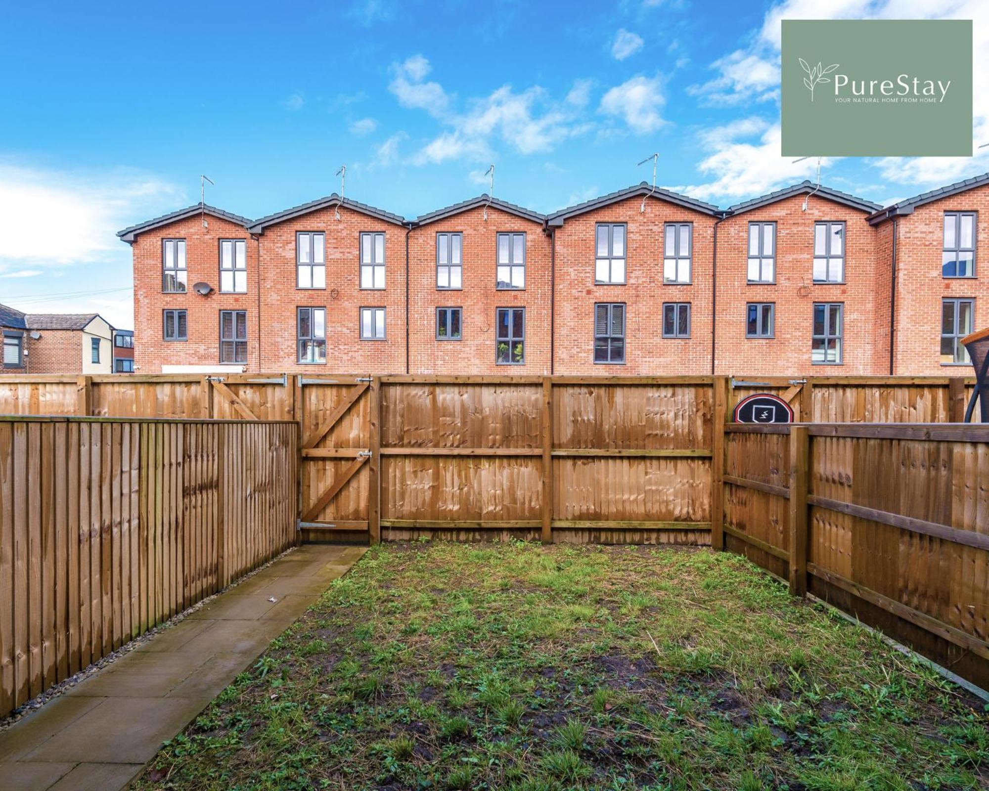 Stunning Five Bedroom Manchester House With Free Parking By Purestay Short Lets & Serviced Accommodation Eksteriør bilde