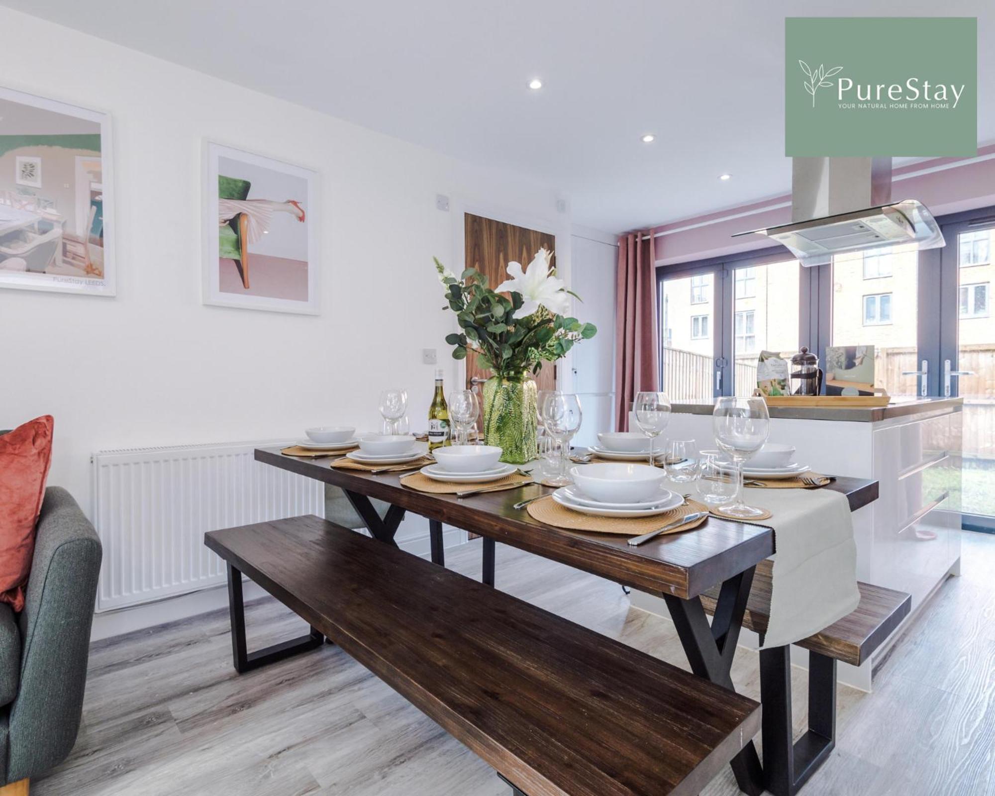 Stunning Five Bedroom Manchester House With Free Parking By Purestay Short Lets & Serviced Accommodation Eksteriør bilde
