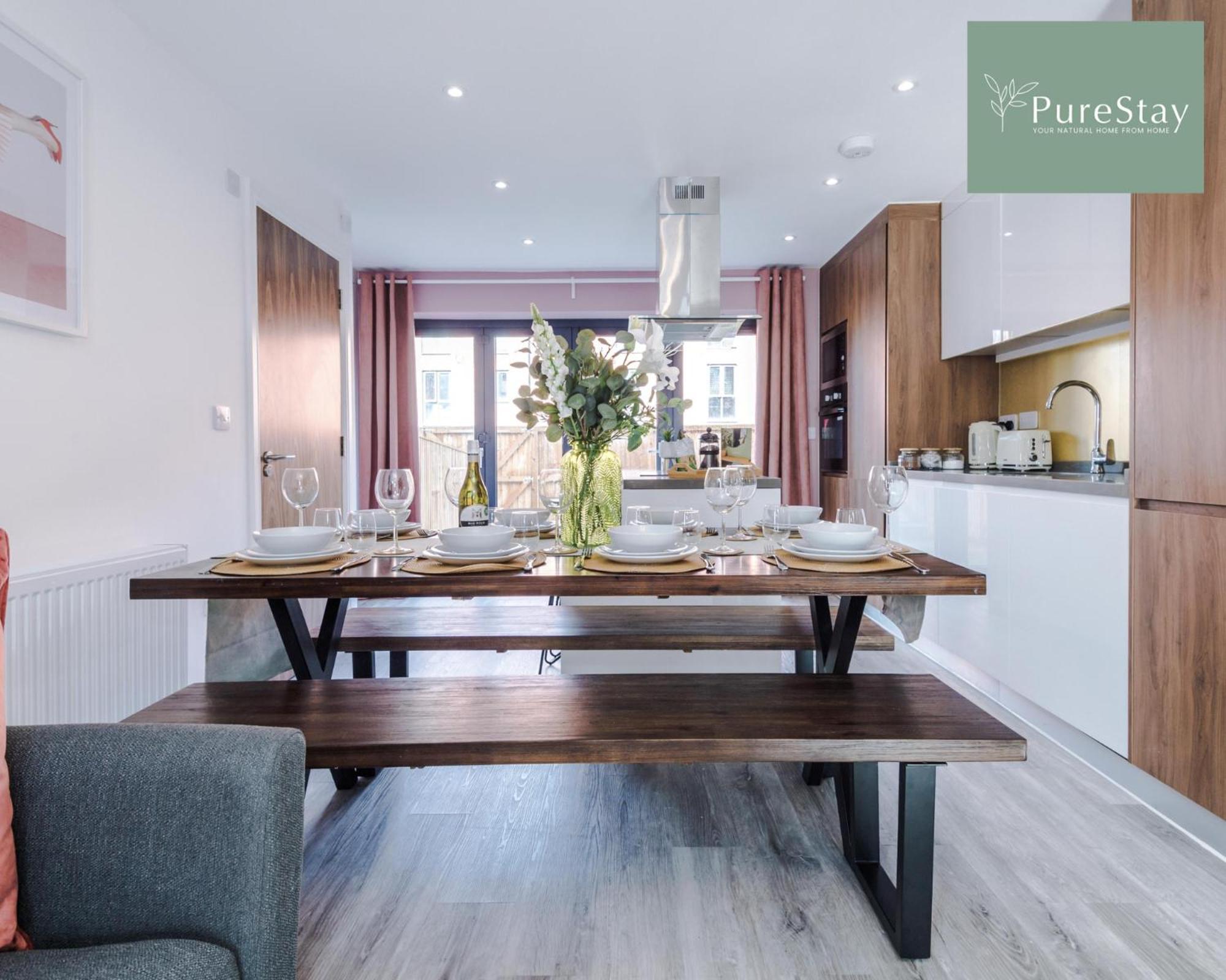 Stunning Five Bedroom Manchester House With Free Parking By Purestay Short Lets & Serviced Accommodation Eksteriør bilde